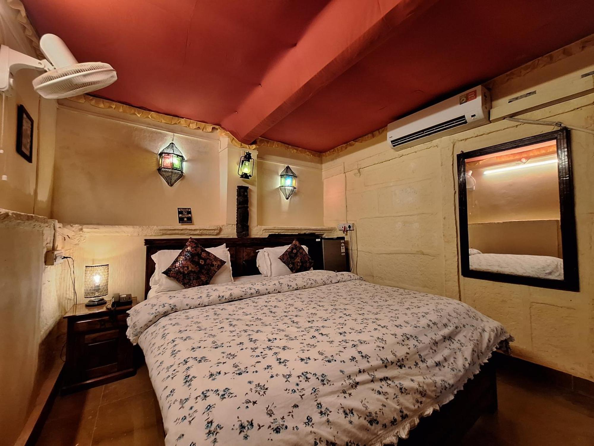 Desert Haveli Guest House Jaisalmer Bagian luar foto